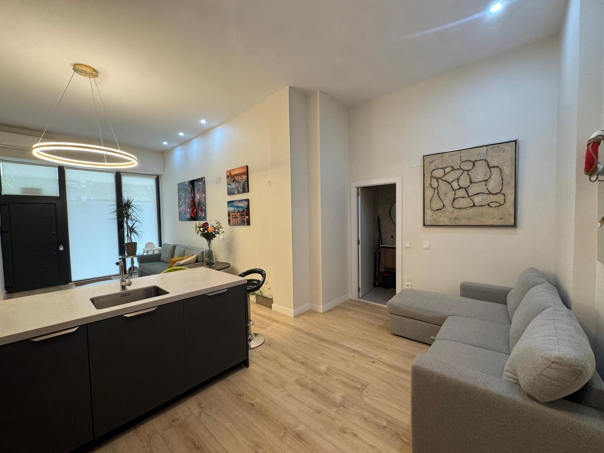 Luxury Suite Wifi Ac Servicios En La Puerta Madrid Exterior photo